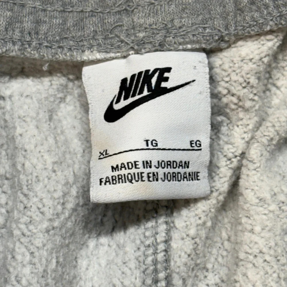 Nike sportswear club